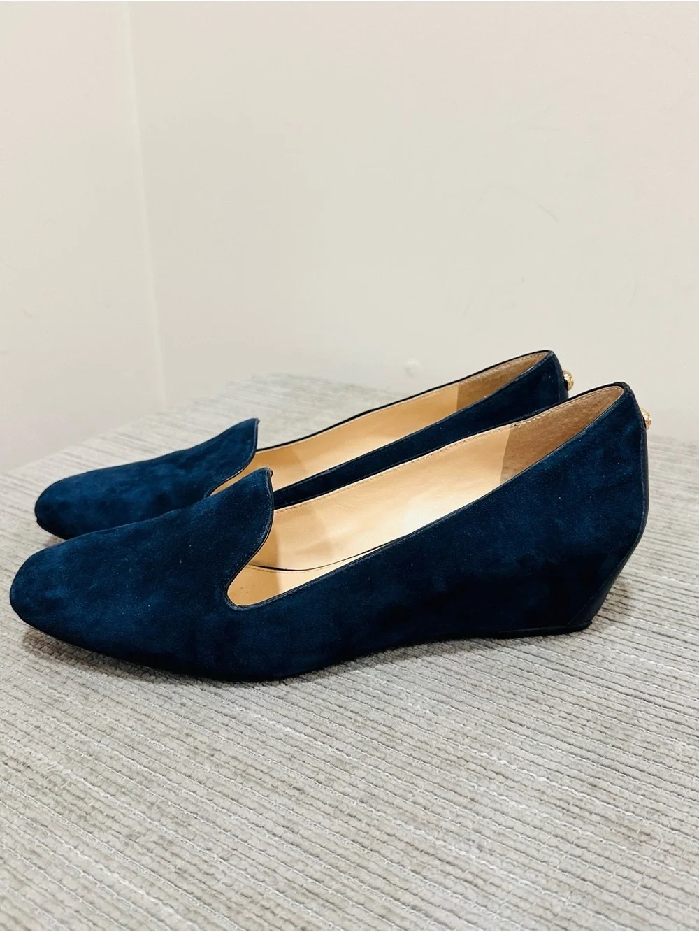 VC Signature Vince Camuto Navy Blue Suede Smoking Loafers Wedge Shoes Size 8,5
